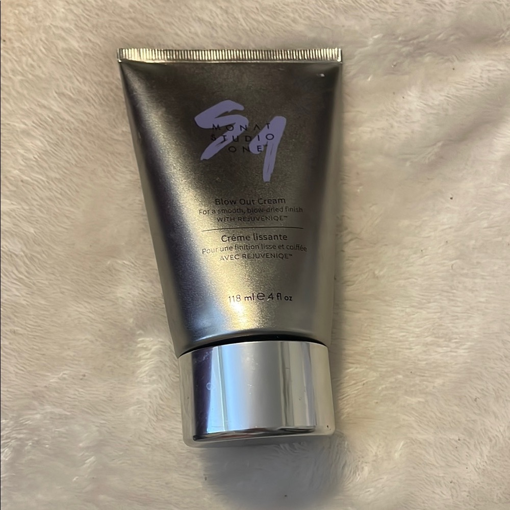 Monat Blow Out Cream